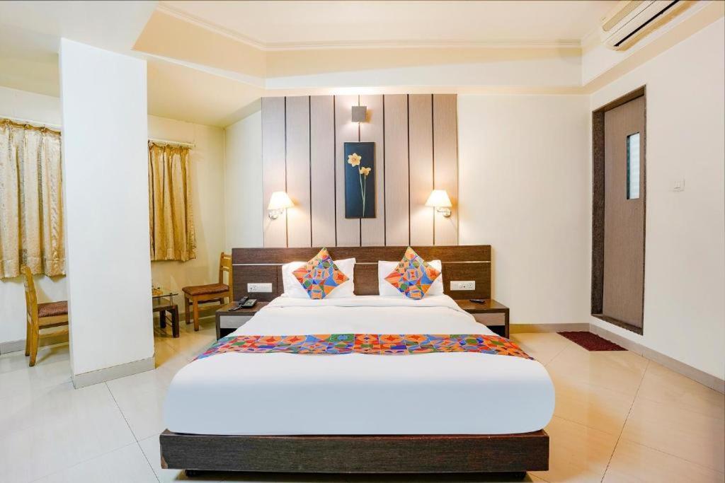 Gandharva Residency Swargate Hotel Pune Exterior photo
