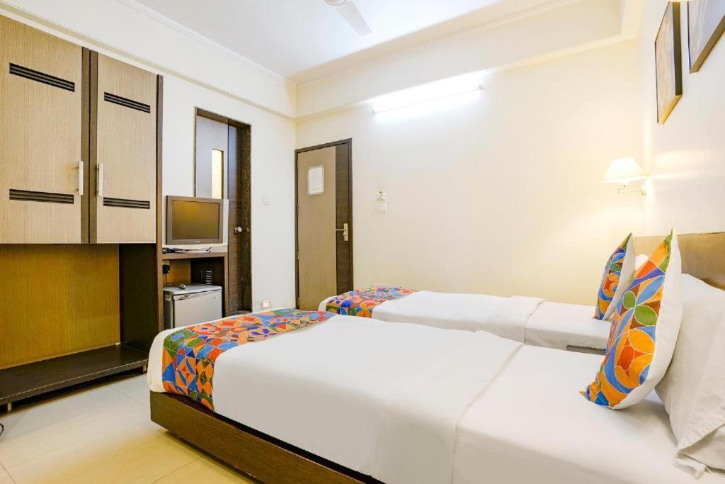 Gandharva Residency Swargate Hotel Pune Exterior photo